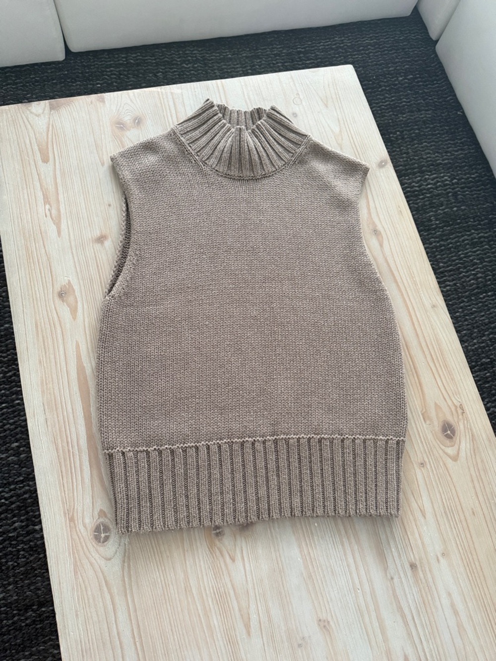Abercrombie and Fitch Sleeveless Mock Neck Knit Sweater Vest